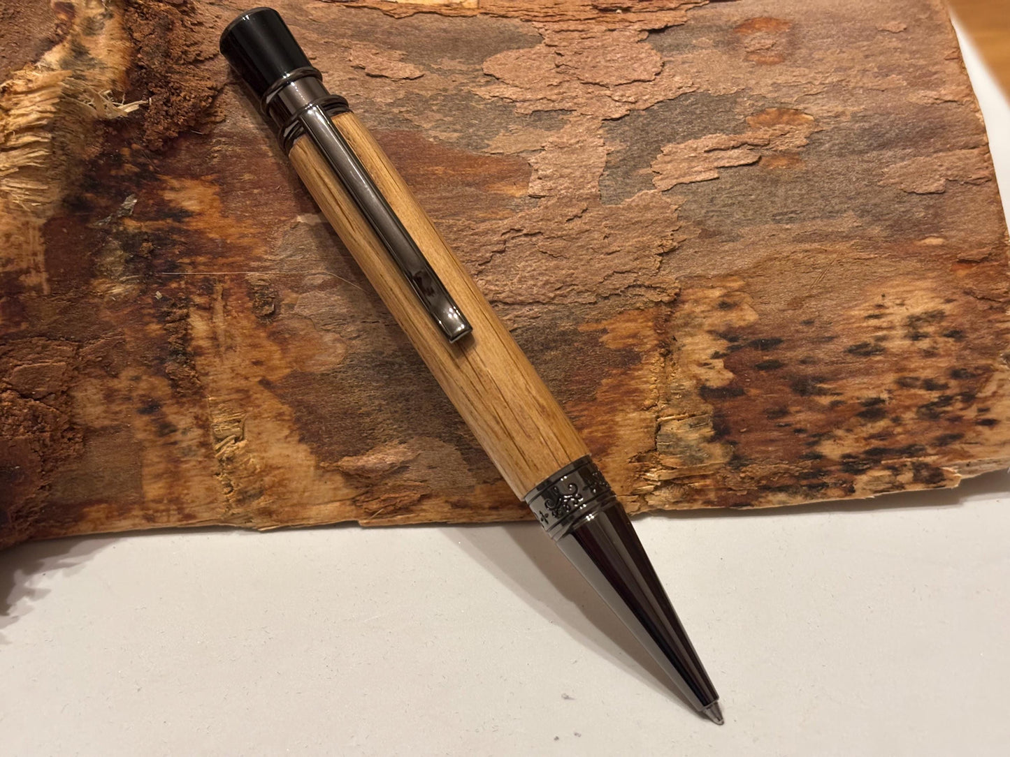 Glenfiddich Whisky Barrel Oak Pen  | Elegant Twist Ballpoint | Unusual Styling