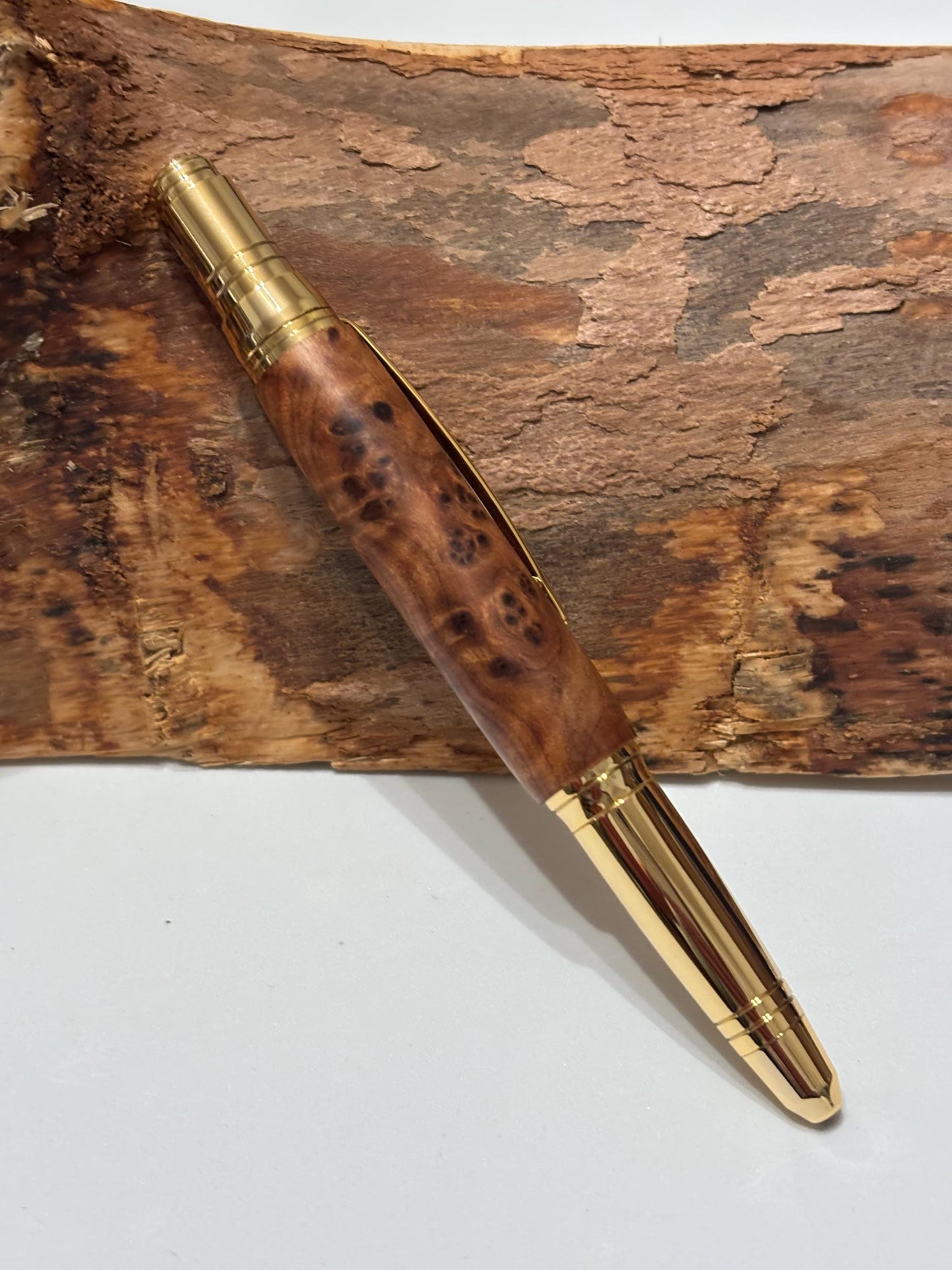 Thuya Burr Pen - Elegant Twist Ballpoint - Zephyr Style in Gold