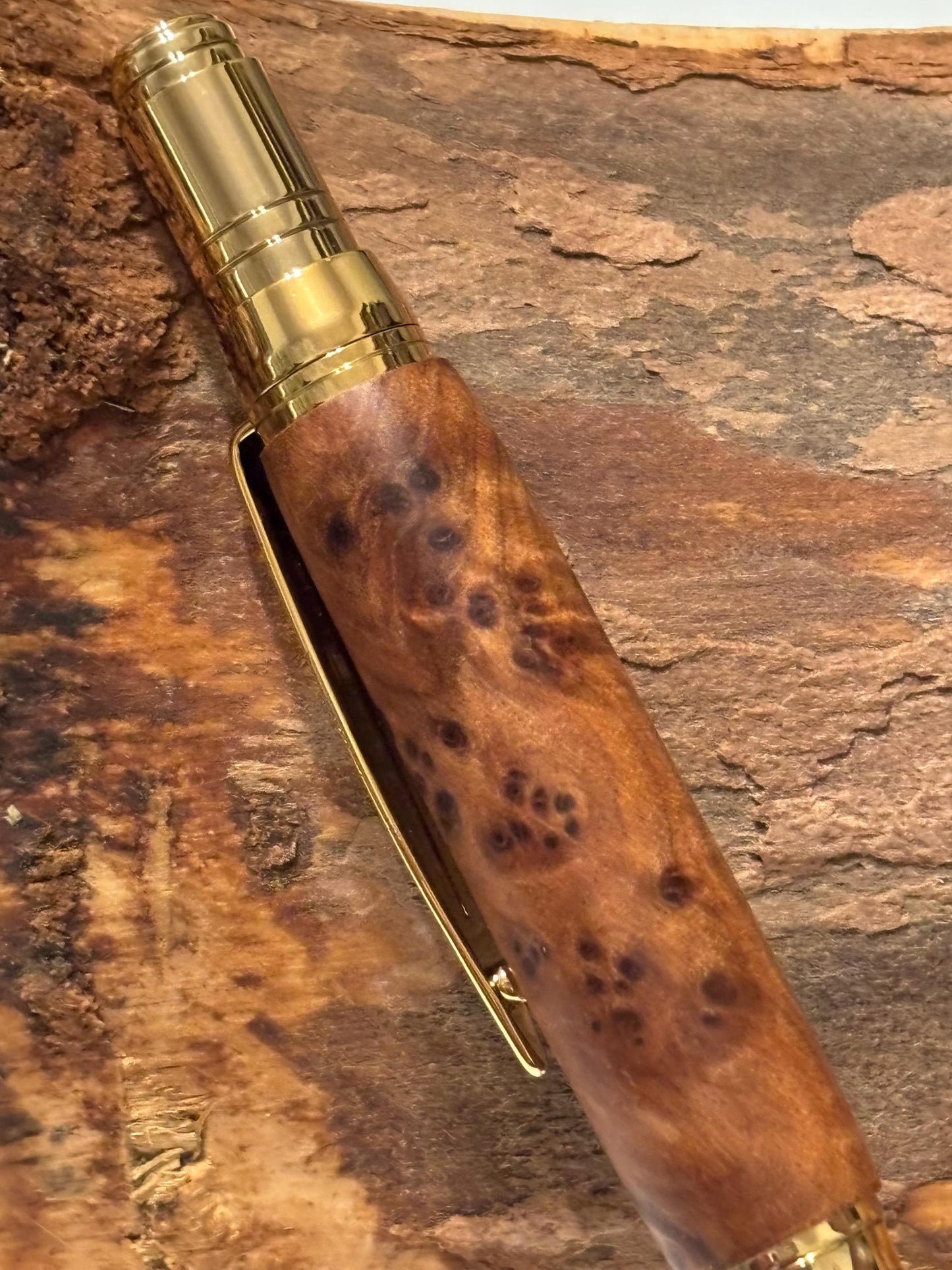 Thuya Burr Pen - Elegant Twist Ballpoint - Zephyr Style in Gold