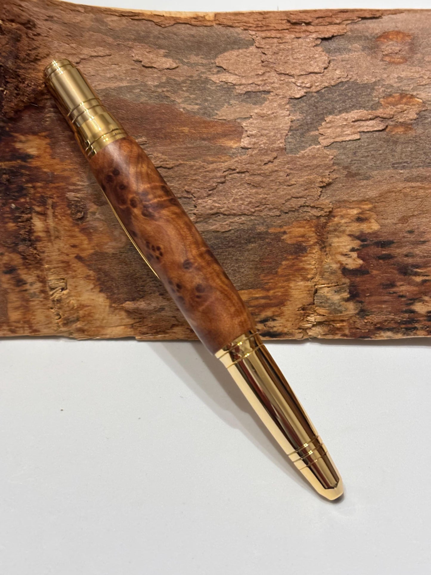 Thuya Burr Pen - Elegant Twist Ballpoint - Zephyr Style in Gold