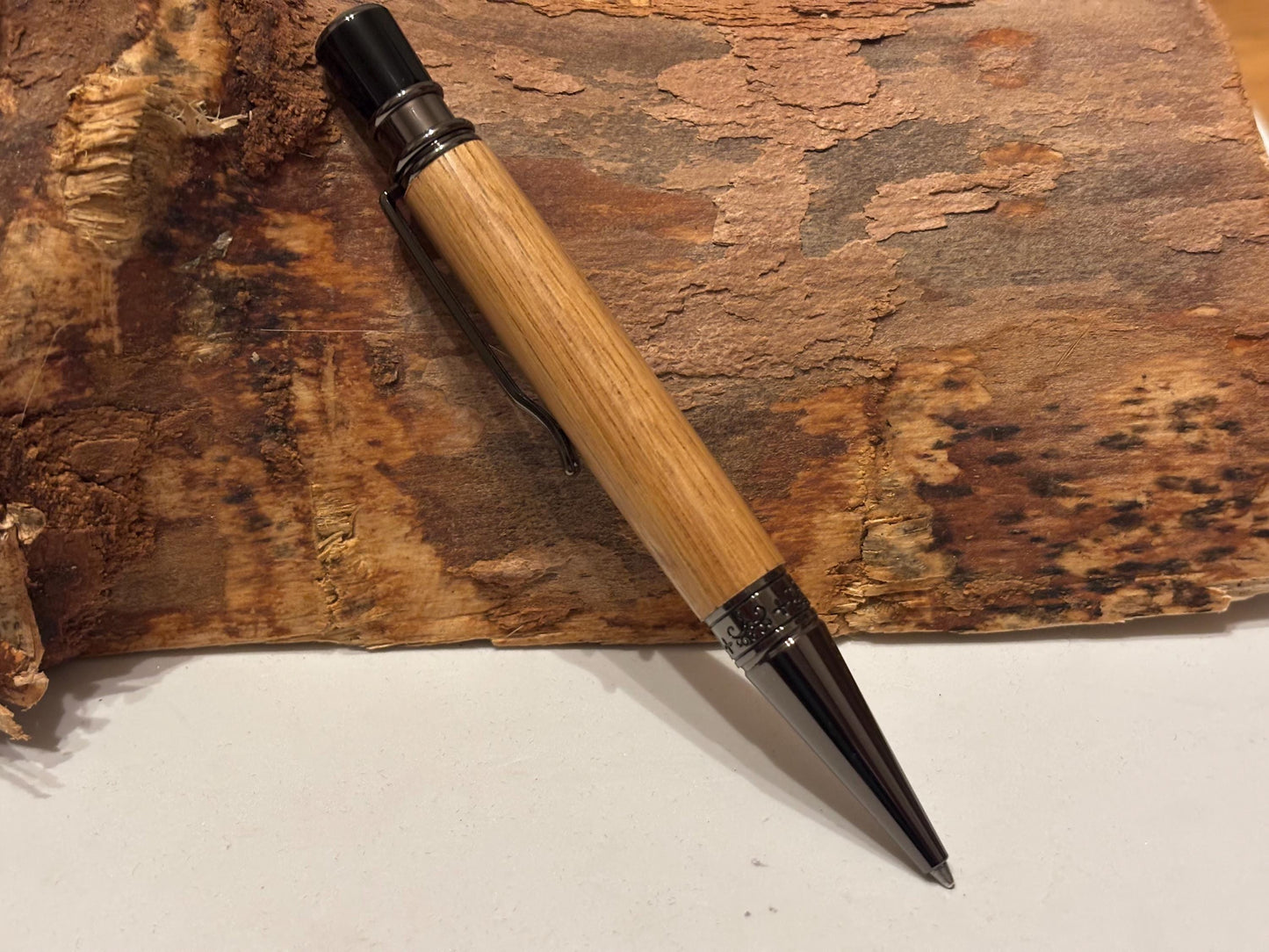 Glenfiddich Whisky Barrel Oak Pen  | Elegant Twist Ballpoint | Unusual Styling